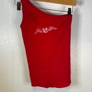 One shoulder tank top.